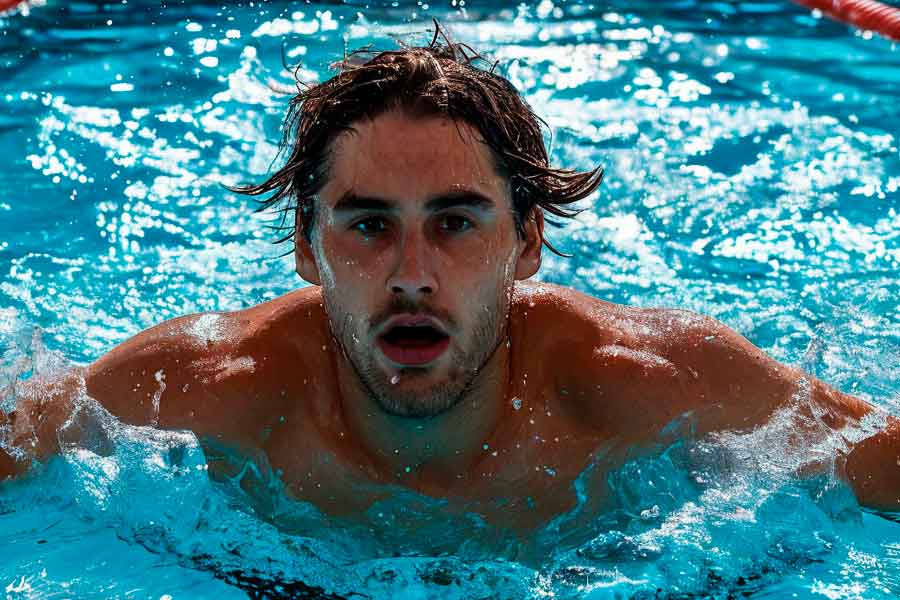 Плавание как способ укрепления здоровья: выбор аксессуаров для занятий